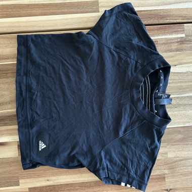 Top corto Adidas