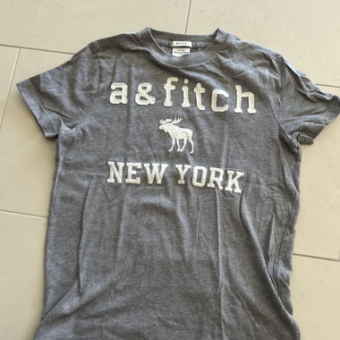 T-Shirt Abercrombie grau