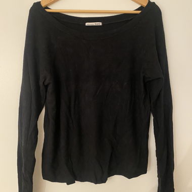 Off shoulder Pullover