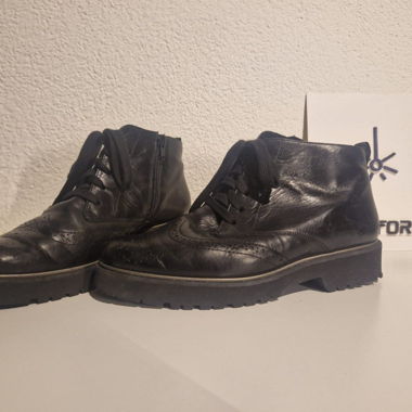 Bottines à la cheville en cuir noir