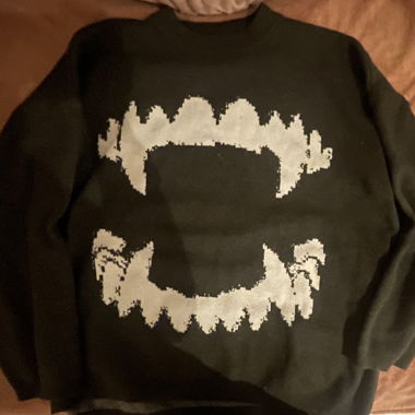 Felpa streetwear nera con stampa