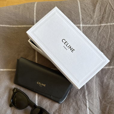 Solaires Celine noires