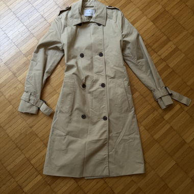 Beiger Trenchcoat
