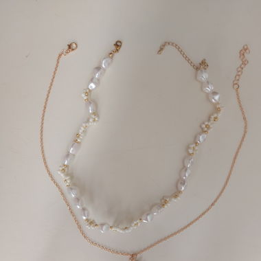 Colliers marguerites et perles