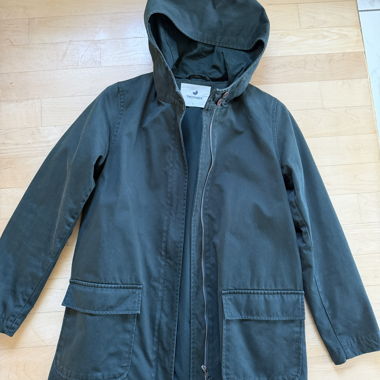Giacca con cappuccio verde scuro