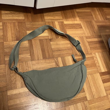 Sac vert style Uniqlo