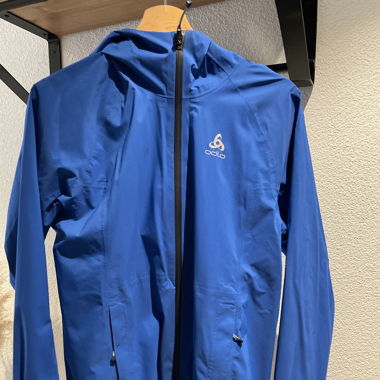 Dünne Regenjacke