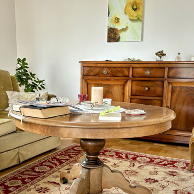 Antiker Holzrundtisch