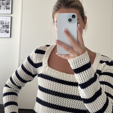 Gestreifter Strickpullover