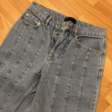 Gerades Jeans mit hoher Taille