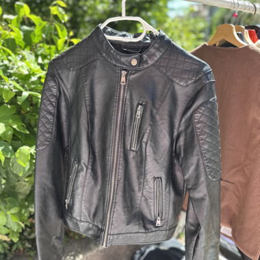 Schwarze Lederjacke Levis