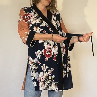 floral-bunter Kimono/ Morgenmantel zum Wickeln