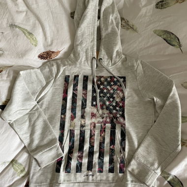 Sweat à capuche avec motifs