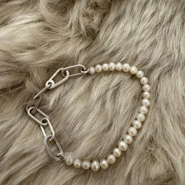 Perlenarmband mit Gliedern