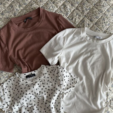 Set of 3 T-shirts with bows on the sides
