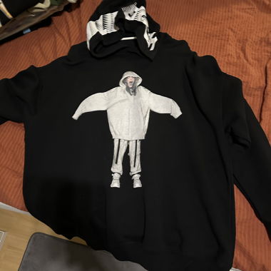 Merchandise Billie Eilish Bershka