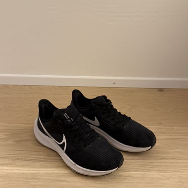 Nike Air Zoom Pegasus Black/White