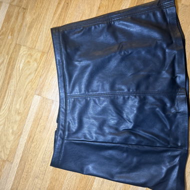 Leather skirt