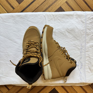 Nike Boots Shoes Size 43