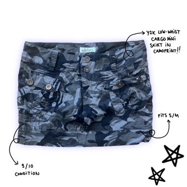 y2k/90s cargo mini skirt in camo-print