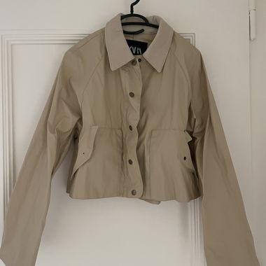 Giacca antipioggia beige
