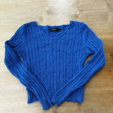 Königsblauer Pullover mit V-Ausschnitt 