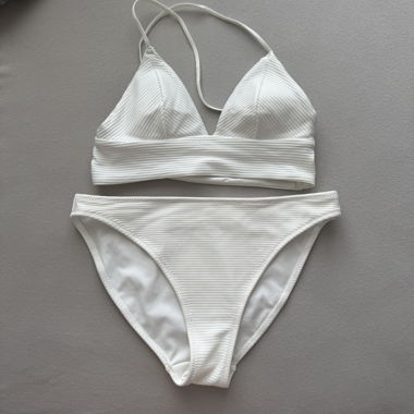 Ensemble de bikini blanc
