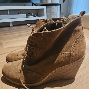 Keilabsatz Ankleboots