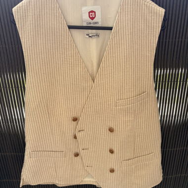 Gilet beige à fines rayures
