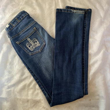 Justof-Jeans mit Kronenstickerei
