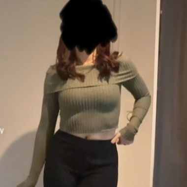 Grüner Schulterfreier Pulli