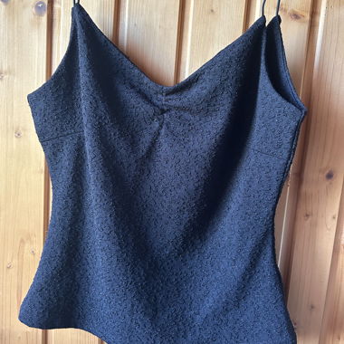 Top nero con spalline sottili Yes or No