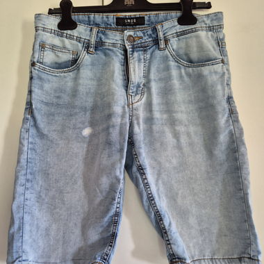 Shorts in jeans