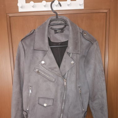 Kurze Lederjacke