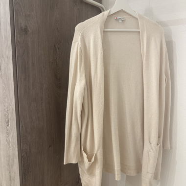 Beige long cardigan with pockets