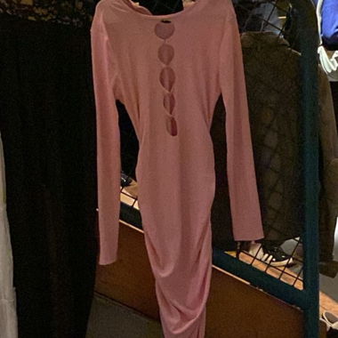 Abito bodycon rosa a manica lunga con cut-out