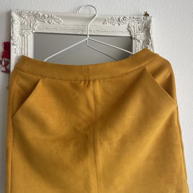 Yellow fabric skirt