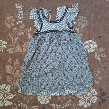 Girls' printed black and white dress 122cm