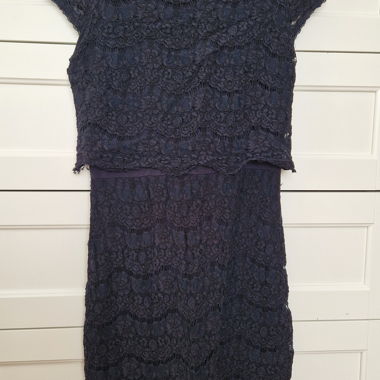 Abito in pizzo blu scuro