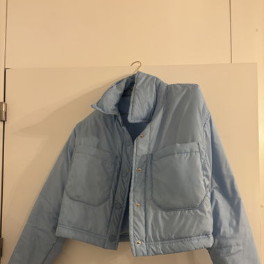 Leichte hellblaue Jacke