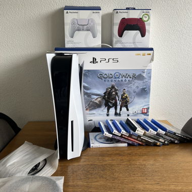 À vendre PS5, 2 manettes, jeux ps4/ps5