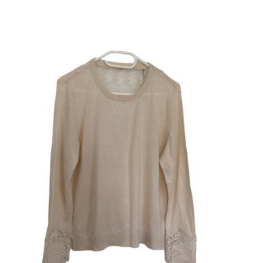  Pull avec dentelles 