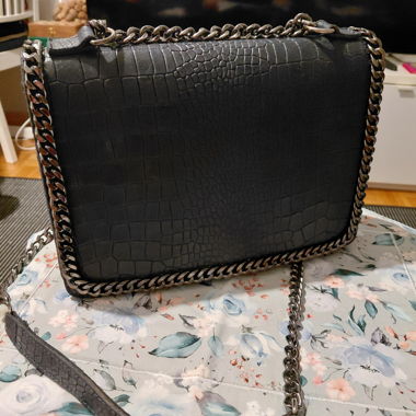 Black 100% legit leather chain shoulder bag