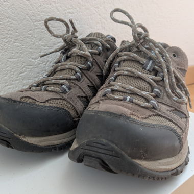 Columbia hiking shoes. Size 39.5