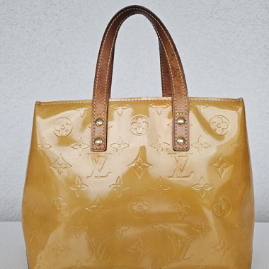 Louis Vuitton Read PM Monogram Vernis