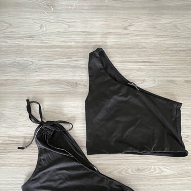 Débardeurs asymétriques noirs 