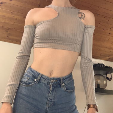 Long-sleeved — top
