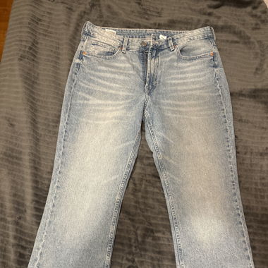 H&M blaue Flare-Jeans