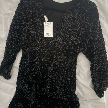 Abito con paillettes nero