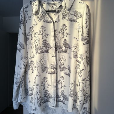 Bluse mit Baummuster